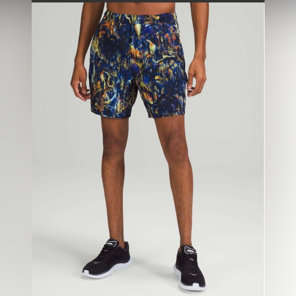 Lululemon Pace Breaker Linerless Short 7"
Hyper Flow Blue Multi large